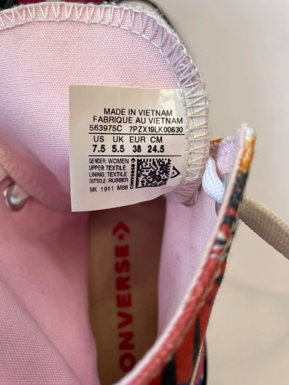 Converse Women’s Chuck Taylor All Star Lift High “Paradise Print”.  Size 7.5 - Picture 7 of 8